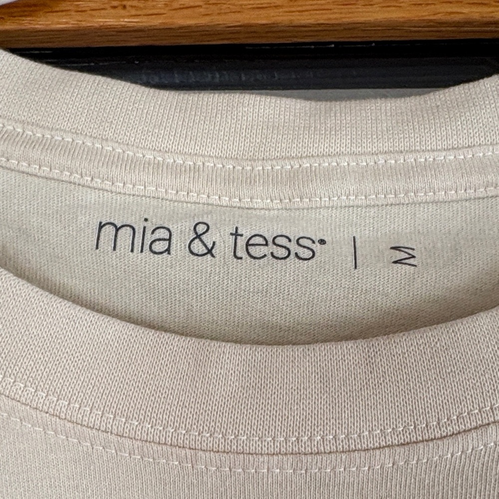 Mia & Tess Cream Graphic Tee “IT’S A GOOD DAY TO DRINK ON A BOAT”. Med. NWT - Picture 4 of 5